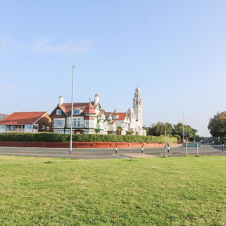 6D Clifton Drive Villa Lytham St Annes Bagian luar foto